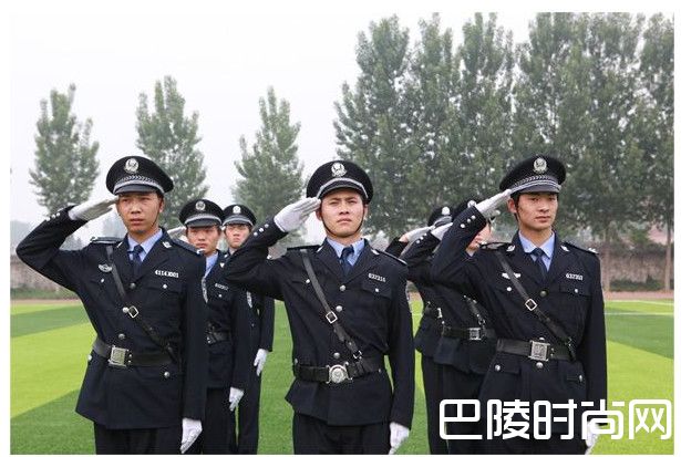 老人求助警察被拒怎么回事？