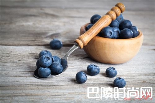 如何看待岁月问题 吃什么水果可以变年轻如何让自己老的慢一点