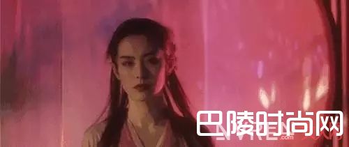 枫叶红口红如何搭配？  豆沙色口红如何搭配？ 极光红口红如何搭配？梅子色口红如何搭配？