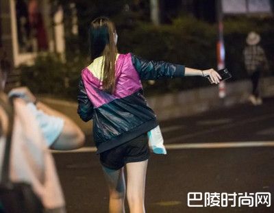 深夜见网友被挟持是怎么回事？被挟持该怎么办