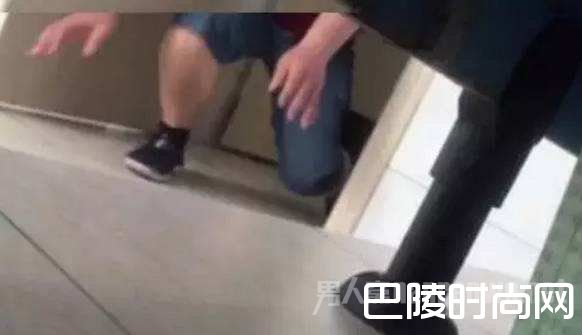 妻子临盆在即 丈夫却在医院女厕所偷窥被抓