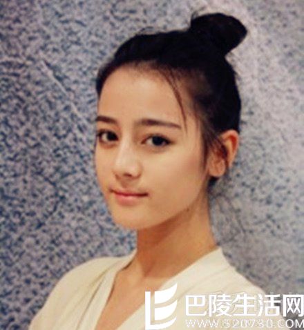 迪丽热巴素颜照曝光 盘点90后女星妆前妆后对比照