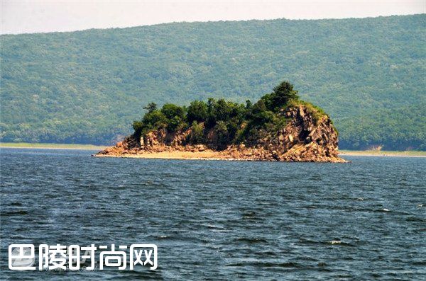 镜泊湖大孤山 镜泊湖小孤山|镜泊湖珍珠门 镜泊湖熔岩隧道