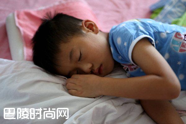 孩子睡懒觉怎么办 孩子爱吃零食怎么办|孩子爱看电视怎么办 怎样让孩子不宅在家里