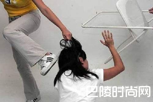 又见校园暴力！ 女生在校遭多人掌掴拽发