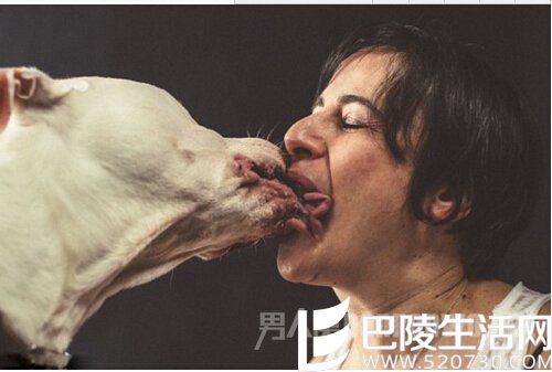 女子上班前吻别爱犬:嘴唇被咬裂 唇肉快掉下险毁容