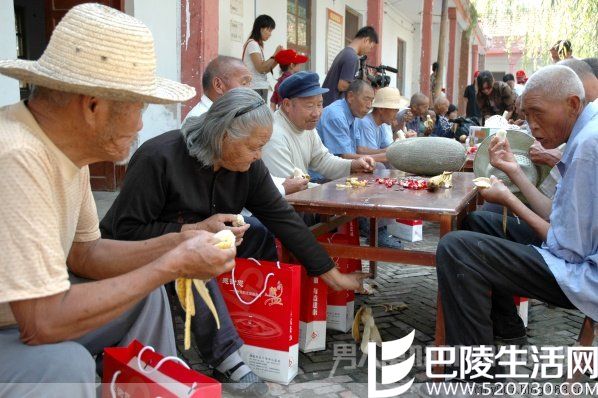 七旬老人砍伤室友后服农药自杀