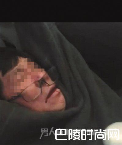 亚裔乘客拖拽门事件后续 女留学生亲历美联航暴力驱客