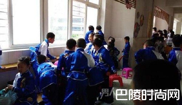 男孩打闹眼皮被拉链卡住 课间同学打闹意外该如何预防?