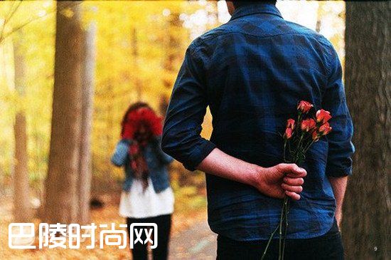 他和你说话的方式 男人喜欢你会和你聊什么|他怎么和你说其它女生 通讯聊天时他会和你说什么