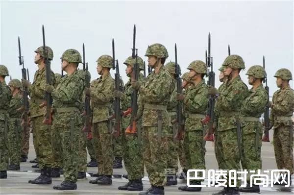 日本中学拼刺刀课 “杀人武术”加入中学豪华午餐？