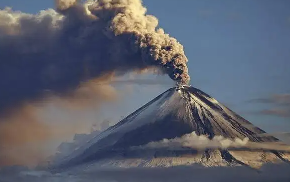 尼拉贡戈火山的相关介绍