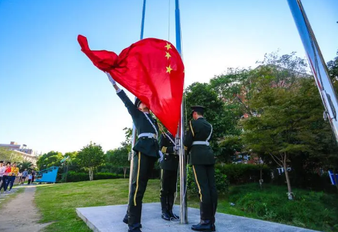 2022北京国庆看升旗几点开始排队（建议是提前2个小时）