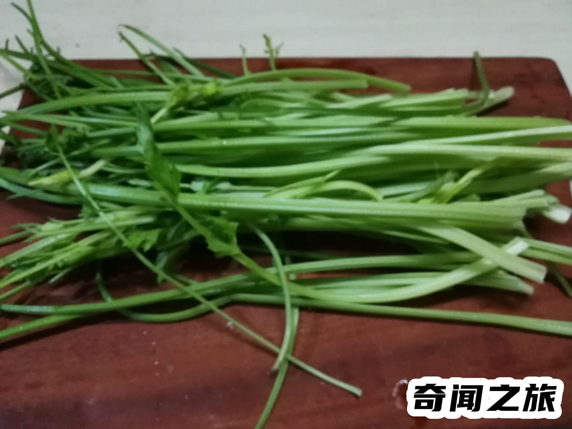 芹菜馅的饺子怎么调馅（如何调芹菜饺子馅好吃）