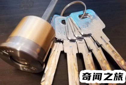 贴在防盗门上的双面胶怎样能擦干净（如何清理防盗门上的双面胶）