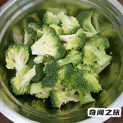 腊肠炒啥菜最好（腊肠配啥菜炒了好吃）