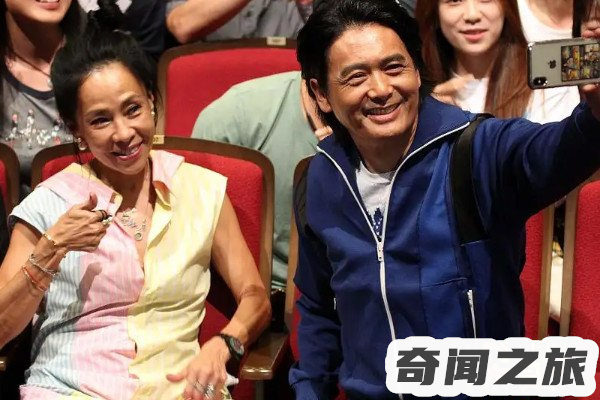 周润发老婆陈荟莲家世父亲是新加坡富商(结婚后成经纪人)