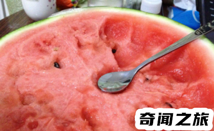 来月经可以吃西瓜吗夏天（吃西瓜也要适量特别是冰西瓜）