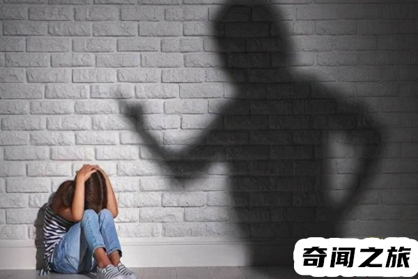 容易被pua的女生心理（让自己感到崩溃最后还会认为是自己的错）