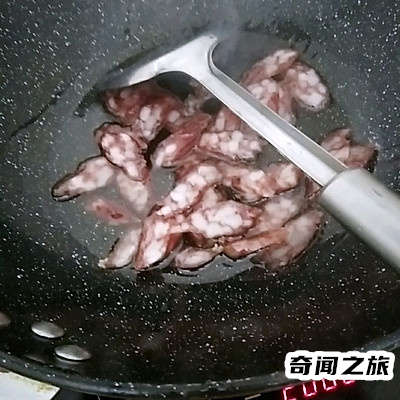 腊肠炒啥菜最好（腊肠配啥菜炒了好吃）