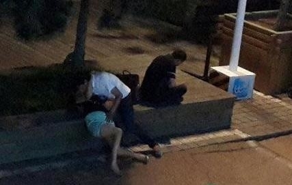 青岛女子醉酒遭性侵（疑被路人当街轮流猥亵图片视频曝光）