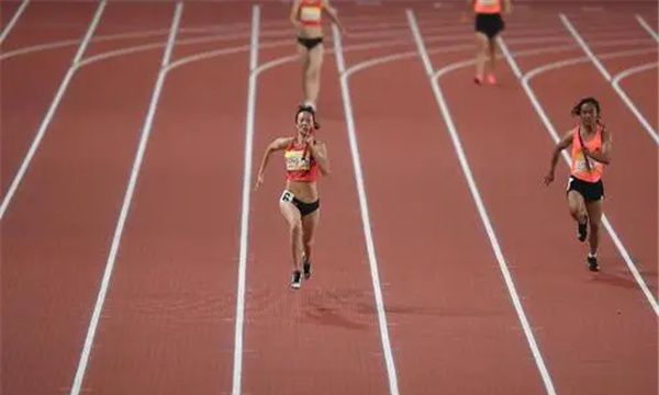 女子4x400米接力世界纪录-3分15秒