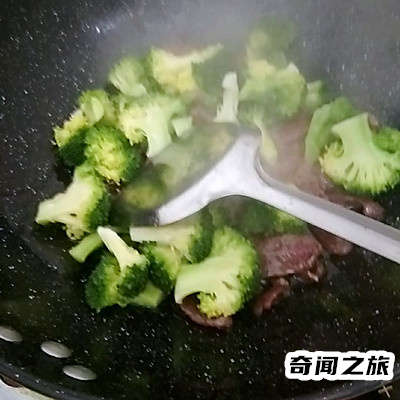 腊肠炒啥菜最好（腊肠配啥菜炒了好吃）