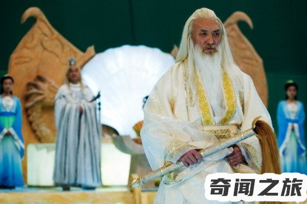 元始天尊的师尊是鸿钧老祖（原始天尊和如来佛谁厉害）