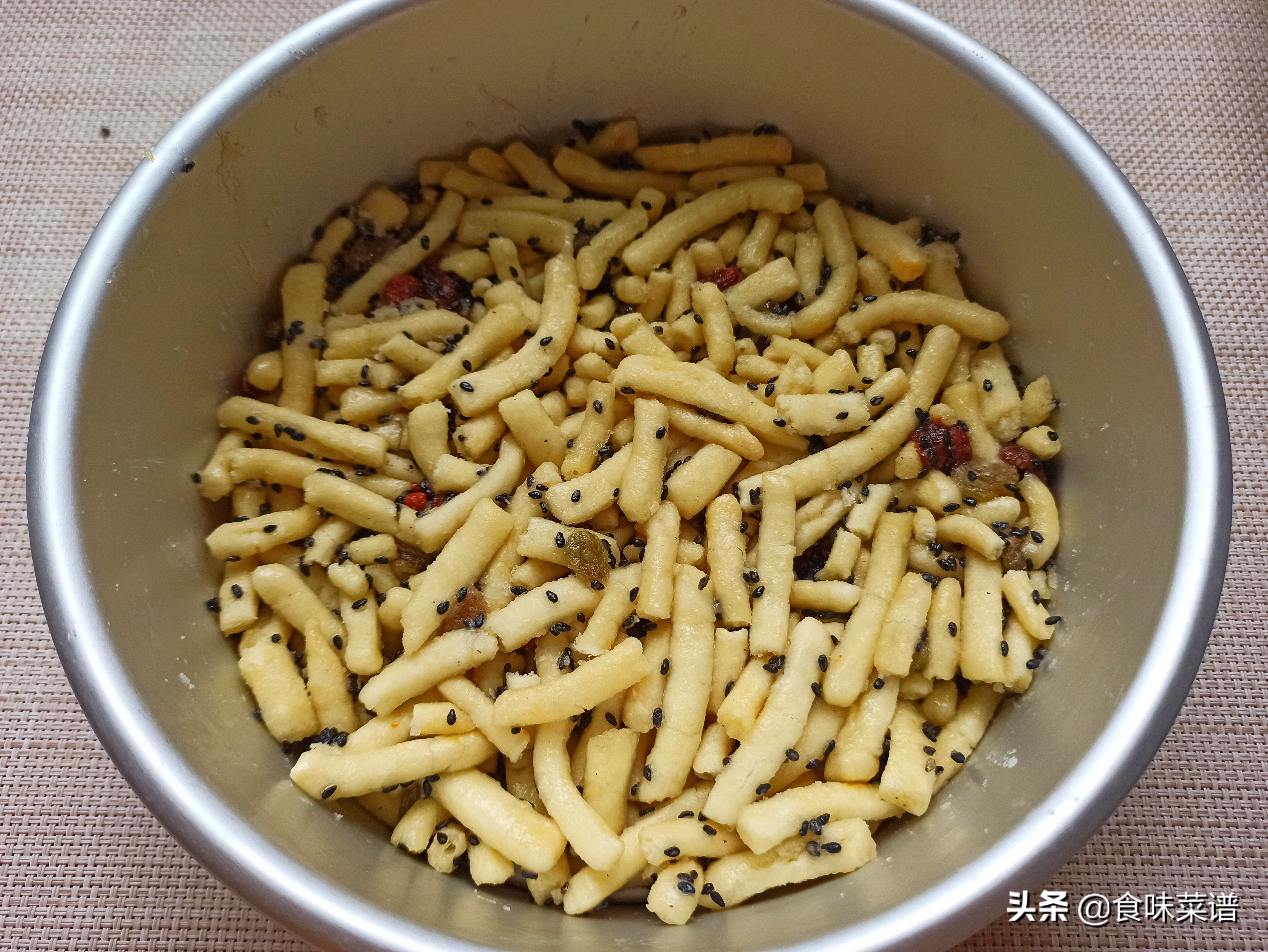 适合在家做的小零食简单又好吃（在家就能做的小零食简单易学）