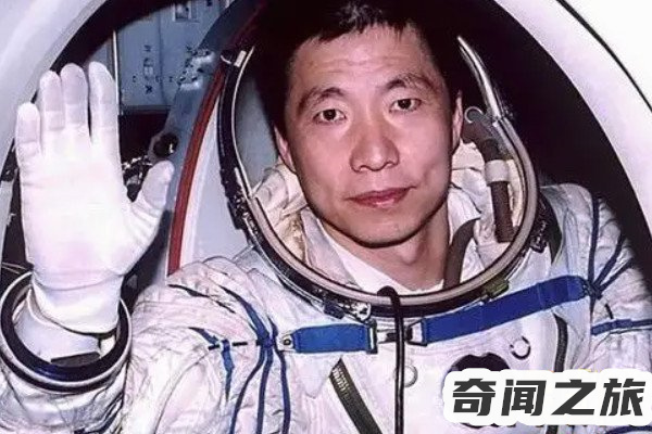 杨利伟上太空的是神州几号（杨利伟乘神舟几号飞船首次进入太空）