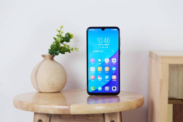 vivo z3手机配置及参数（千元机也有颜值设计）