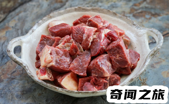 煮牛肉放什么调料最好（怎么煮牛肉好吃又嫩）