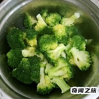 腊肠炒啥菜最好（腊肠配啥菜炒了好吃）