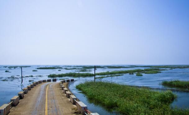 中国最大的淡水湖（鄱阳湖湖内的岛屿有将近50个）