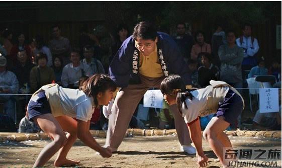 日本女子相扑穿着（日本的女相扑选手照片）