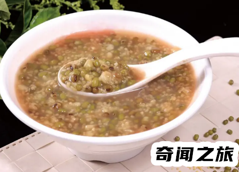 煮绿豆汤煮多久最好（高温下烹饪十分钟转中火煮十分钟）