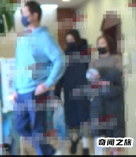 李亚鹏近期真实照片（李亚鹏近况眼袋深重略显老态）