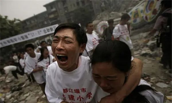 地震是不是地球板块运动造成的（地震的形成过程和发生原因）