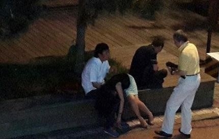 青岛女子醉酒遭性侵（疑被路人当街轮流猥亵图片视频曝光）