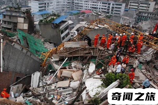 汶川地震前的反常现象（池水干涸蟾蜍游走奇怪云层天气闷热猪不进圈）