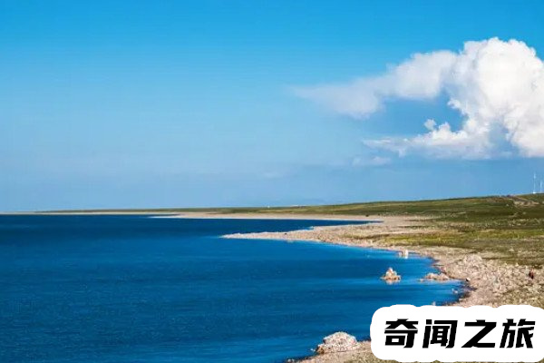 中国最大的咸水湖青海湖的面积（面积为4583平方公里深度最大能够达到32.8厘米