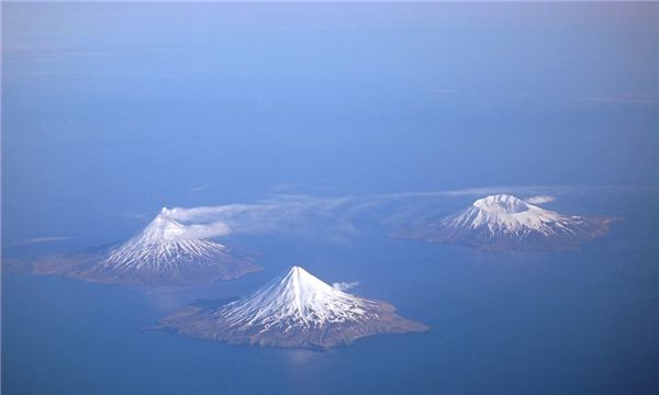 世界上最大的火山（默拉皮火山有130个其实准备喷发的火山口）