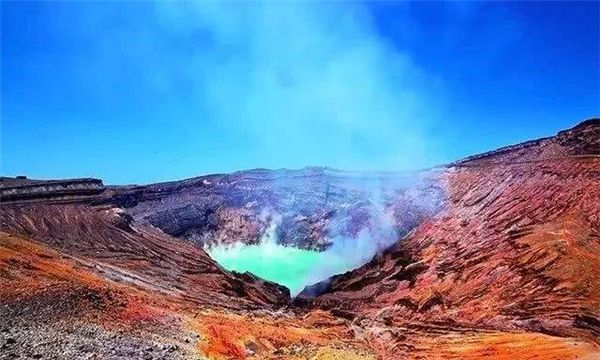 世界上最大的火山口（阿苏山的历史已经达到了27万年）