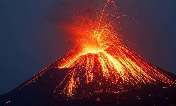 世界上最大的火山爆发（基劳维亚火山当时有很多人看到了壮观的场面）