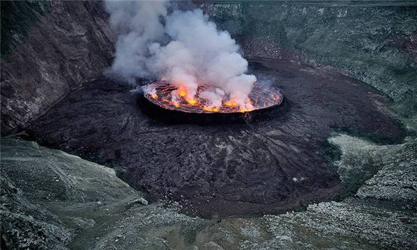 世界上最大的岩浆湖（尼拉贡戈火山整体海拔高度能够达到3470米）