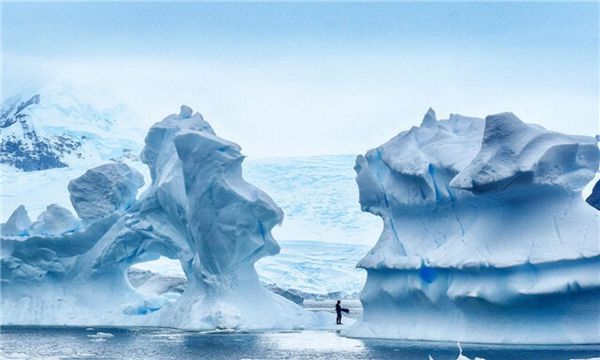 世界上最大的冰库（南极洲为大地补充着冰源）