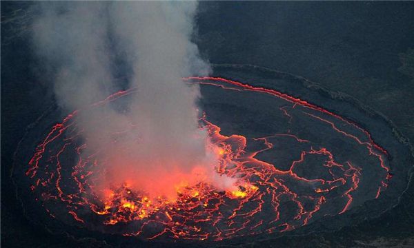 世界上最大的岩浆湖（尼拉贡戈火山整体海拔高度能够达到3470米）