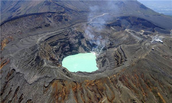 世界上最大的火山口（阿苏山的历史已经达到了27万年）