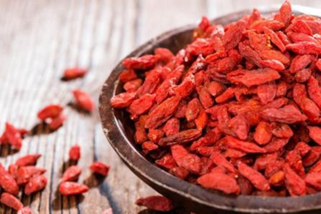 枸杞一天吃多少粒最好，枸杞泡水喝的正确方法