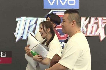 张云龙迪丽热巴坐过山车,热巴是个狠人张云龙很是无助